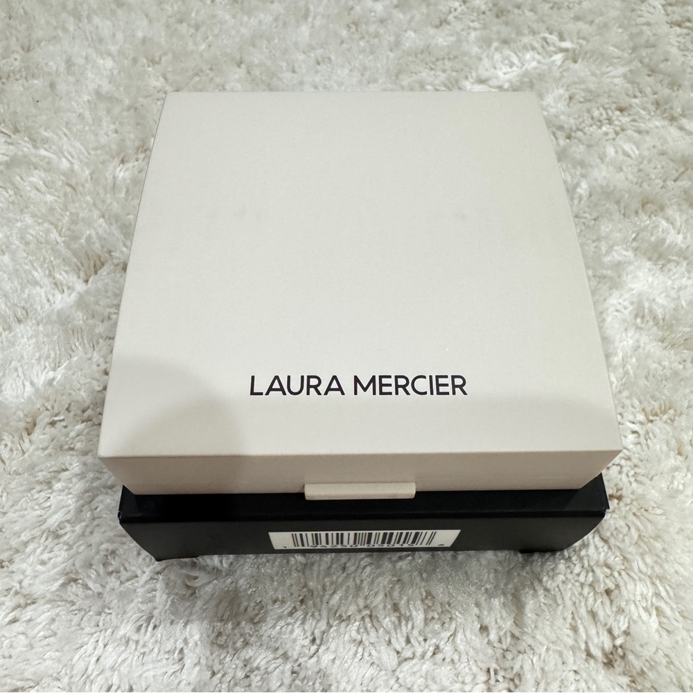 Laura Mercier Real Flawless Luminous Perfecting Pressed Powder - Picture 2 of 12